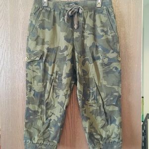Camo Utility Capris